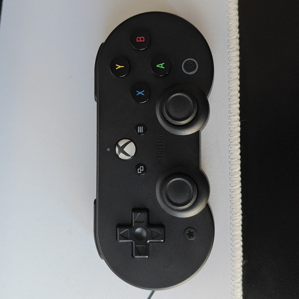 8BitDo SN30 Pro Bluetooth Controller with Phone Clip